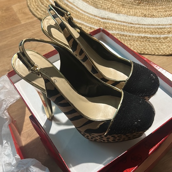 GUESS HEELS Luxury Fashion - Picture 4 of 5